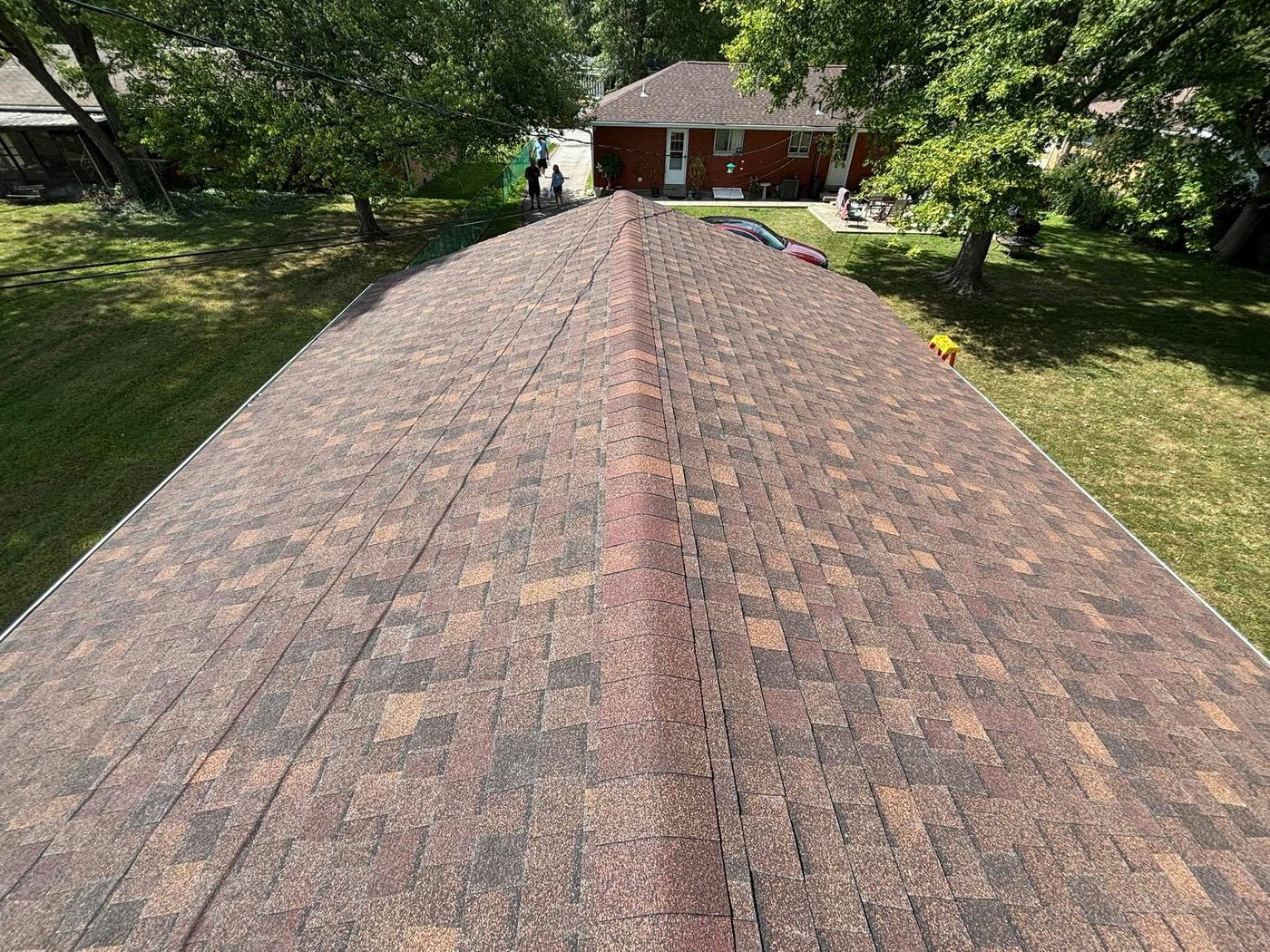 Dimensional shingle roof installation on residential home