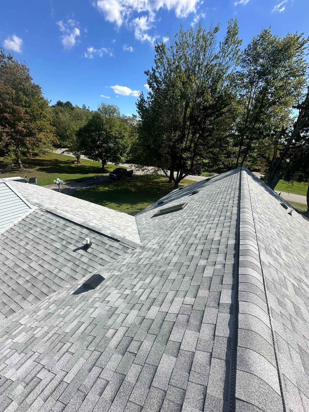 Completed dimensional shingle roofing project near New Albany